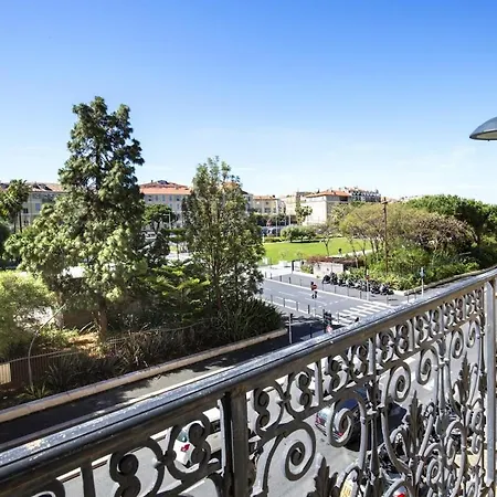 Balcon Vue Coulee Verte. Luxe Plein Coeur De 아파트 니스