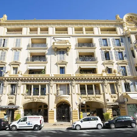 Balcon Vue Coulee Verte. Luxe Plein Coeur De نيس